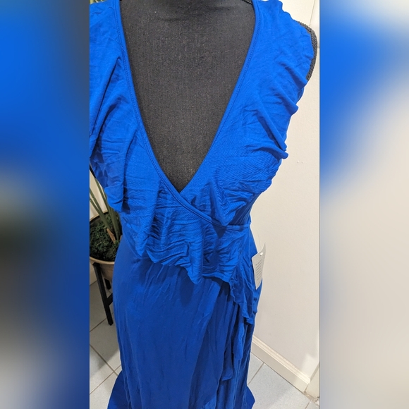 Dress - Picture 2 of 6